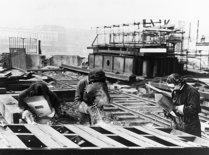 women-welders-waterloo-bridge-london